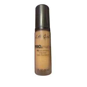 L.A. Girl Pro.Matte High Def Liquid Foundation Makeup Light Tan (GLM676)